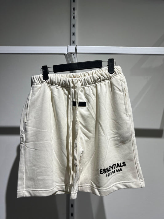 ESSENTIALS premium short